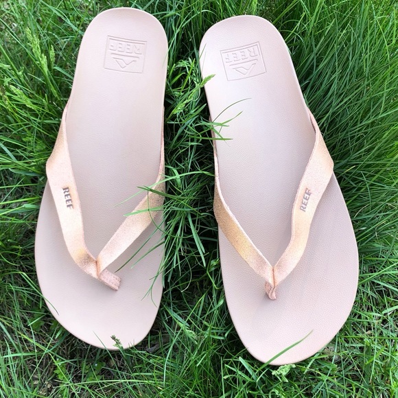 Reef Shoes - REEF Women’s Cushion Bounce Court Thong Flip Flops Champagne Vegan Leather Upper